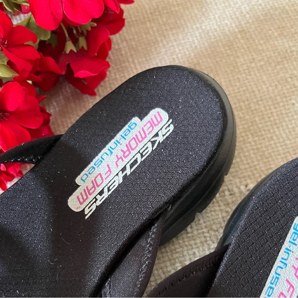 Skechers Women's Black Slip On Sandals Size EU 37/US 7 - Picture 5 of 7